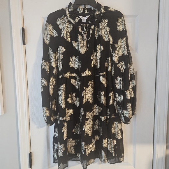 Tommy Bahama Shimmering Shores Longs Sleeve Tiered Dress: Black & Gold Metallic - Picture 3 of 14